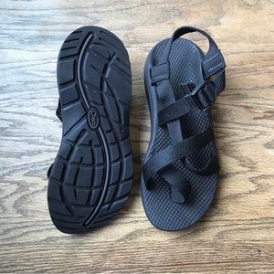 Like New Chaco Women’s Z/2 Classic Sandal in Black Size 9